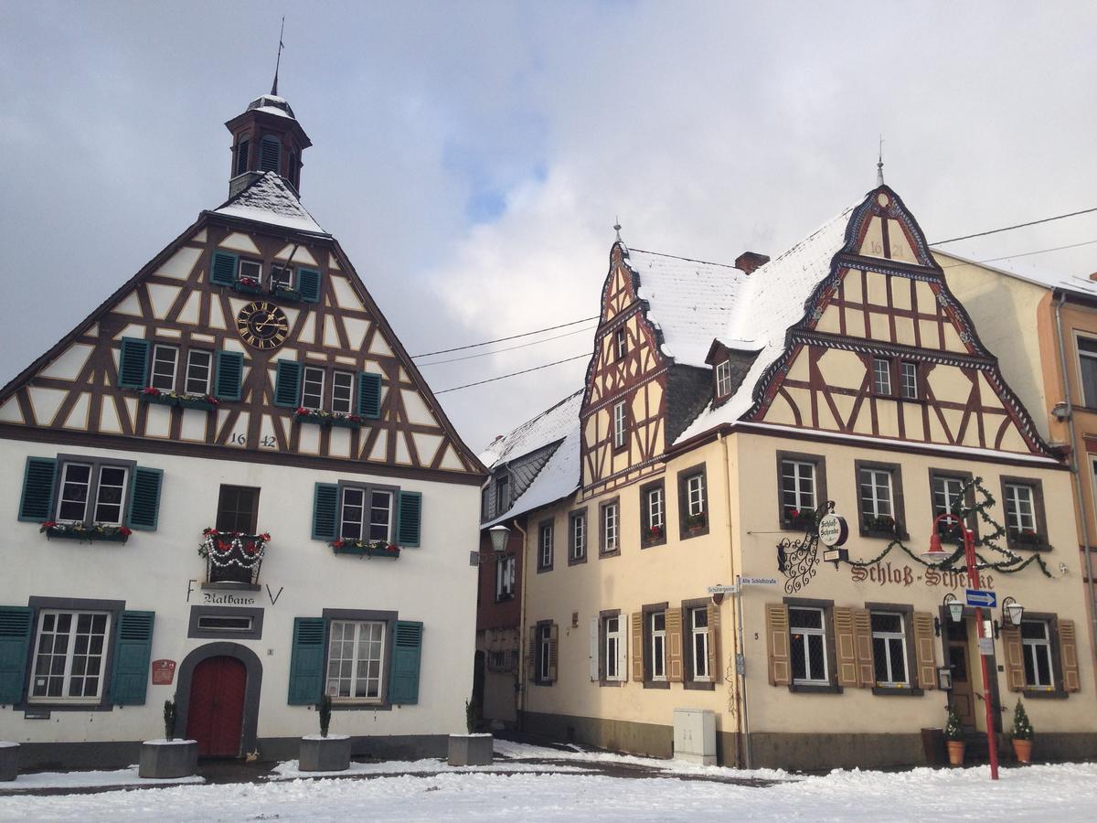 Hotel Zur Schloss-Schenke Neuwied Extérieur photo